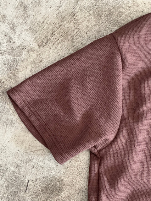 Cropped Textured Tee - Marrón